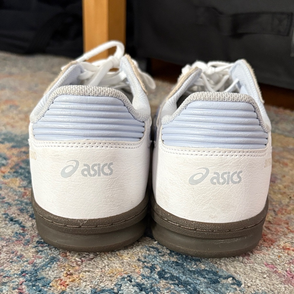 White sneakers - ASICS - Picture 3 of 5